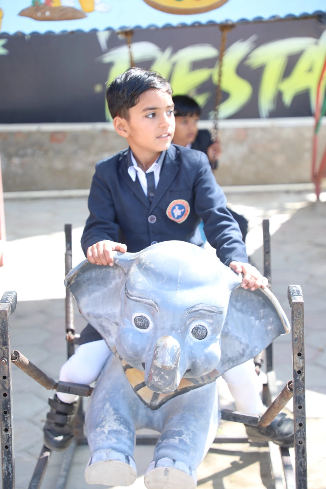 de1da695-2178-4a7f-9eef-a4ce95db70e1